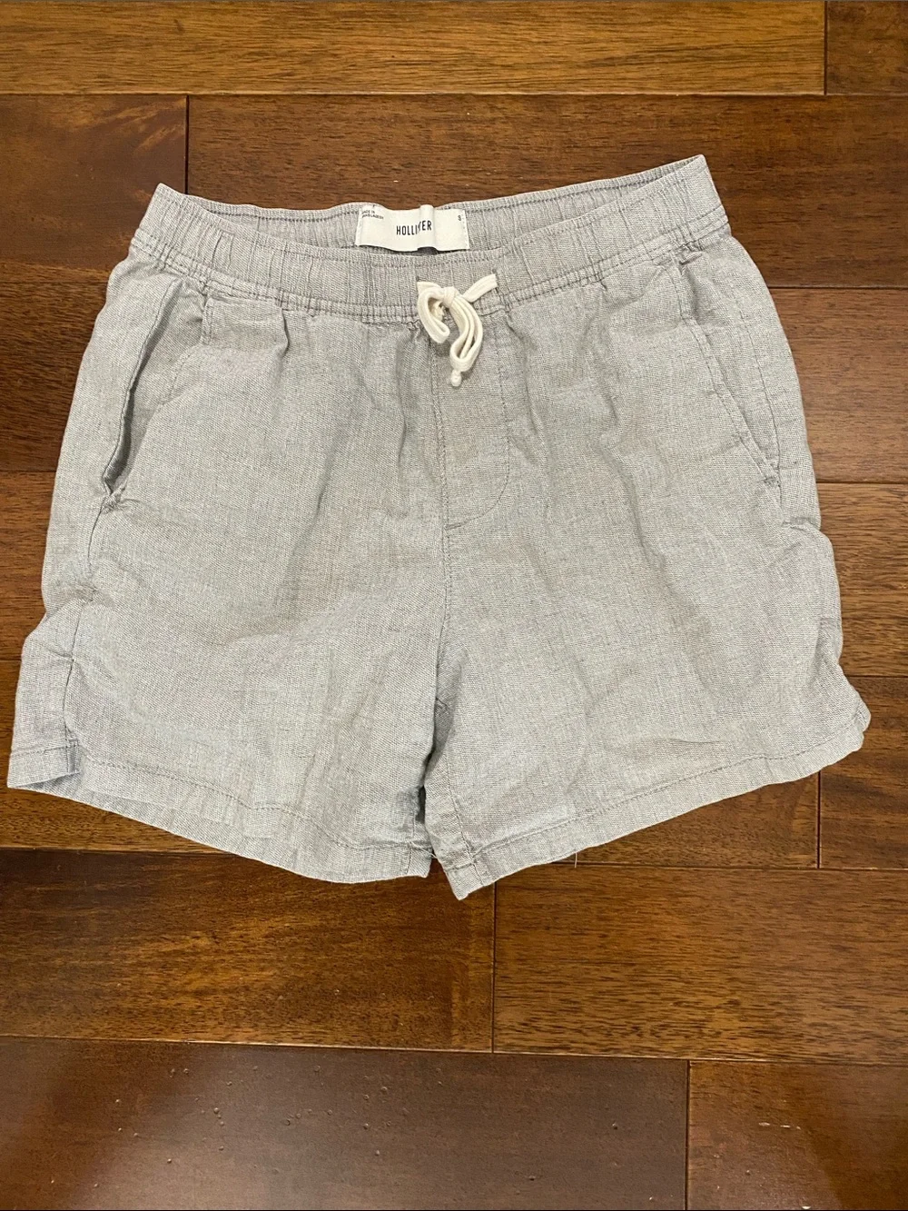 Hollister Men’s Light Gray Drawstring Linen-Blend Shorts